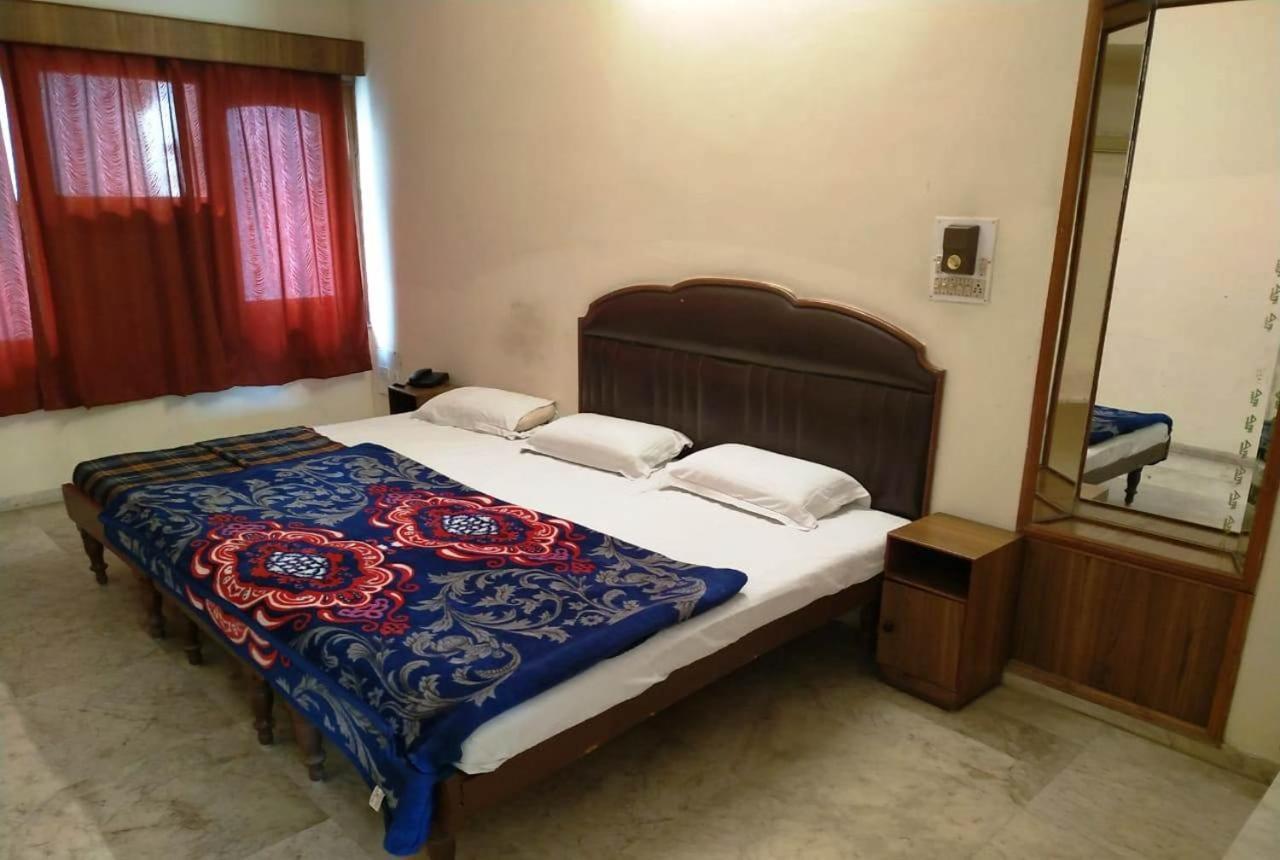 Hotel Vinayakam Udaipur Eksteriør billede