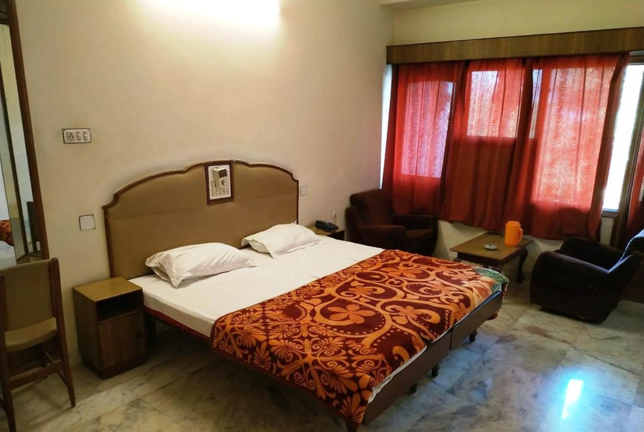 Hotel Vinayakam Udaipur Eksteriør billede