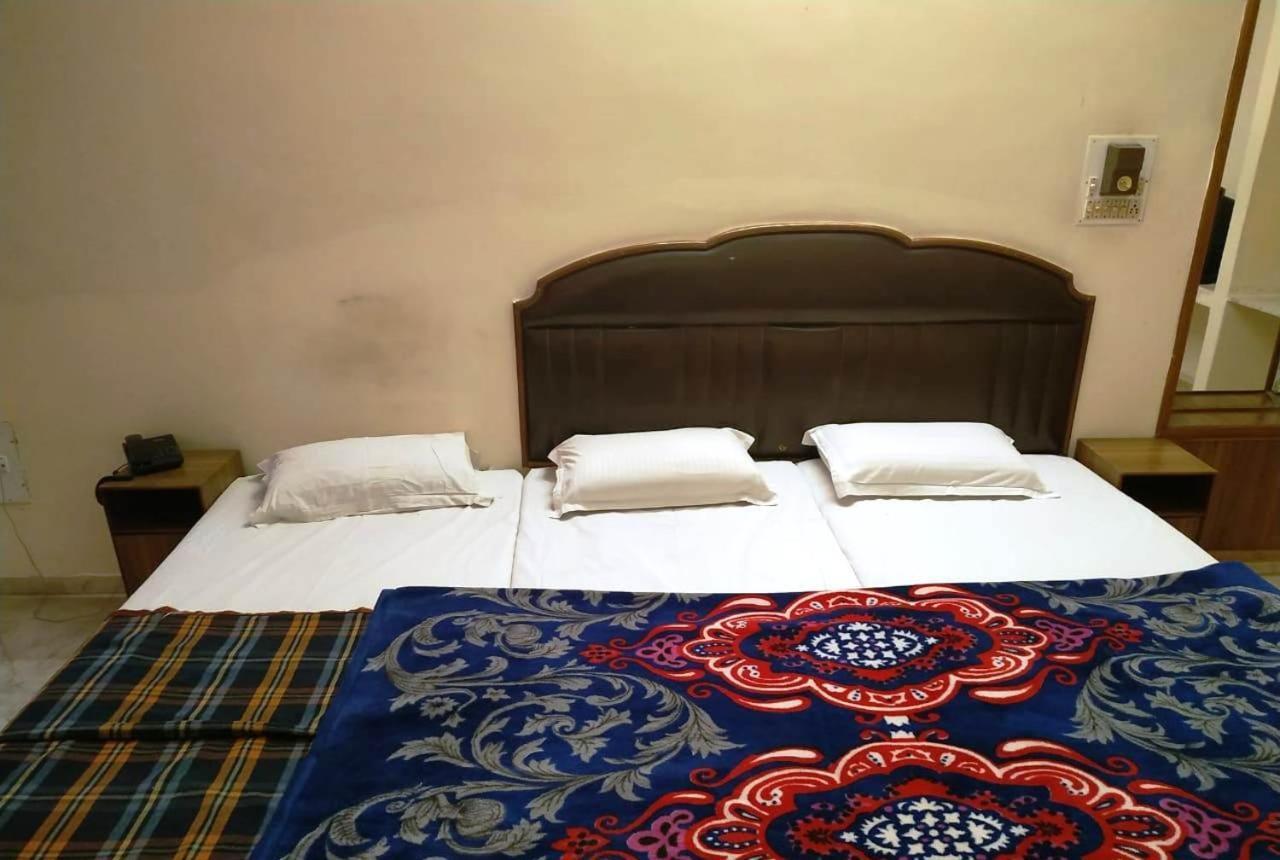 Hotel Vinayakam Udaipur Eksteriør billede
